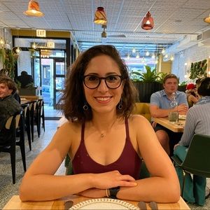 Meet your Posher, Danielle